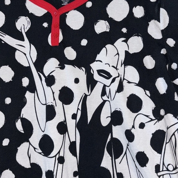 Disney Cruella DeVil Short Sleeve Nightshirt Pajama - Picture 4 of 9
